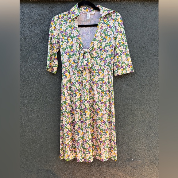 Diane Von Furstenberg Dresses & Skirts - Y2K does 60s Vintage Silk Diane Von Furstenberg Multicolor Floral Midi Dress